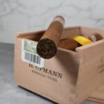H Upmann Magnum 50 (Box of 25) - Image 2
