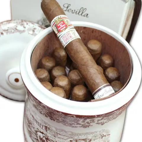 Hoyo_de_Monterrey_Epicure_Especial_Serie_Sevilla_Coleccion_Vintage_-_Jar_of_21_Cigars_EGm_Cigars_480x480.webp Hoyo de Monterrey Epicure Especial Serie Sevilla Coleccion Vintage Jar of 21 Cigars - Image 1